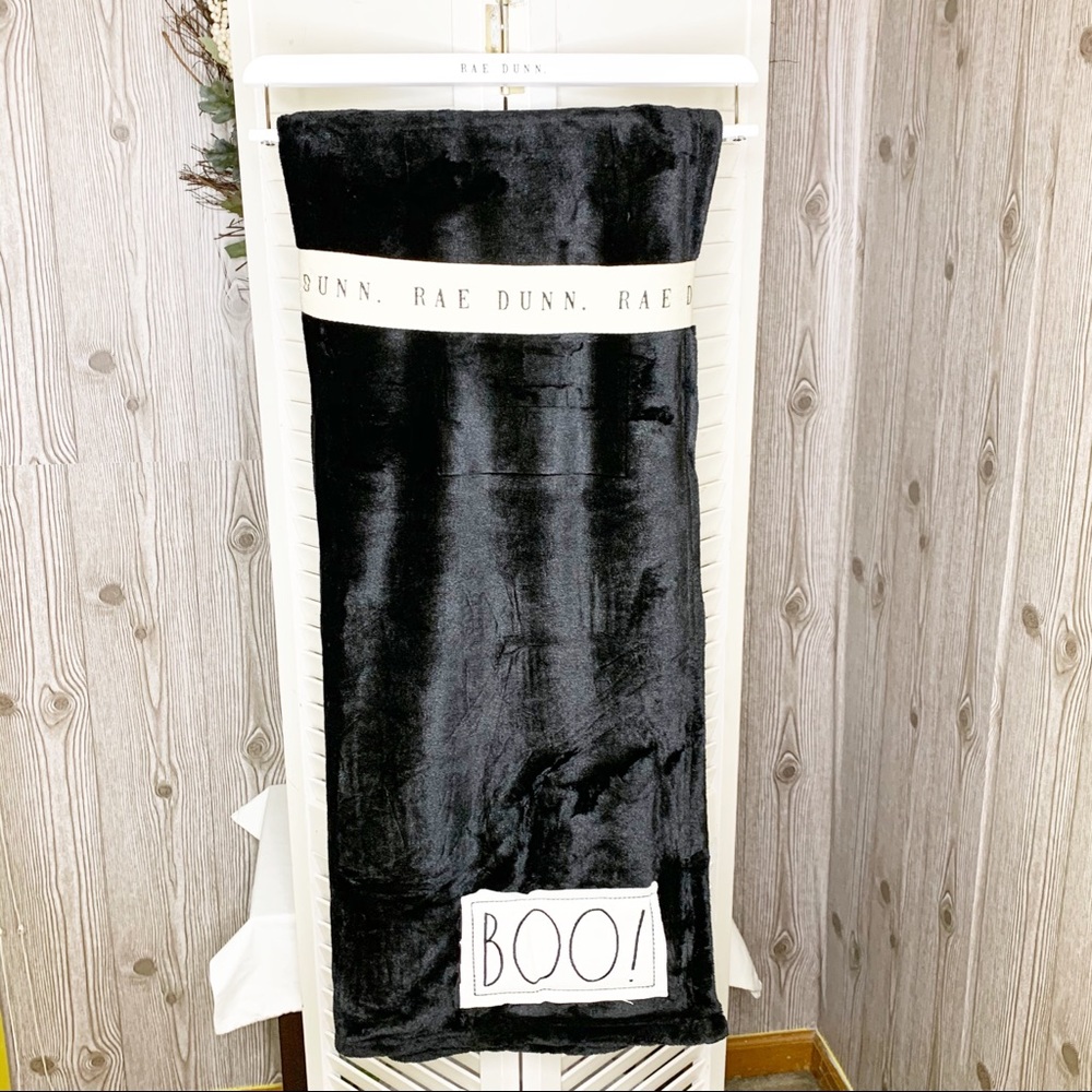 NWT👻Rae Dunn Black Plush BOO Throw Blanket - Picture 5 of 7